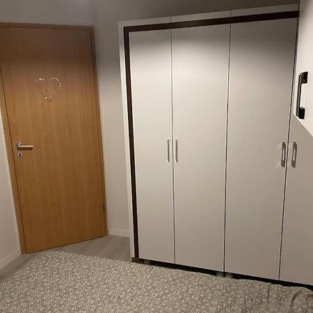 Sunny Prishtina Apartment พริสตีนา ภายนอก รูปภาพ